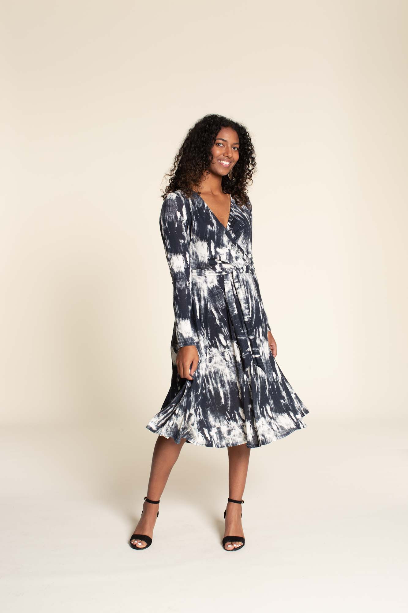 Wardrobe By Me Naaipatroon Wikkeljurk Wanda Wrap Dress | 30-54, verwachte levering juni 2026 - Afbeelding 4