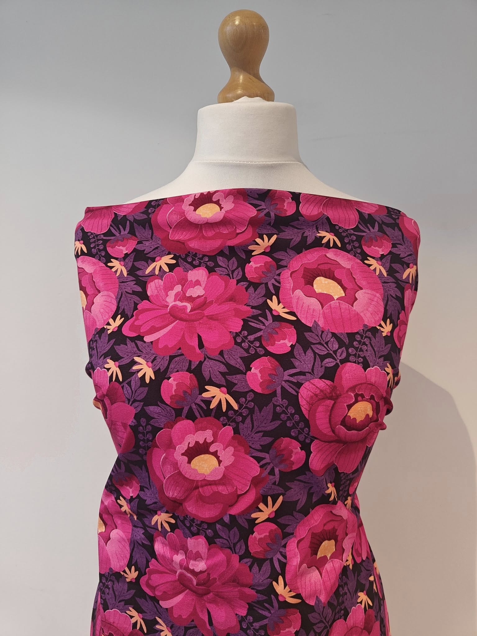 Hazeltjes Pink Peonies organic jersey - Afbeelding 4