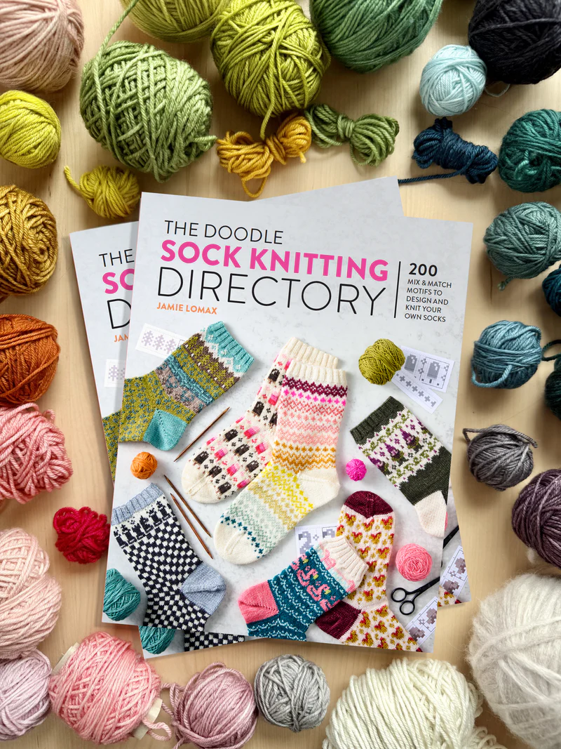 PRE-ORDER: Doodle Sock Knitting Directory Book - Jamie Lomax, verwachte levering oktober 2026 - Afbeelding 3