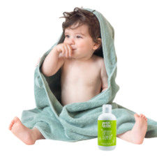 Babyverzorgingspakket - Bo Weevil babyhanddoek mineraalgroen met Petit & Jolie baby shampoo